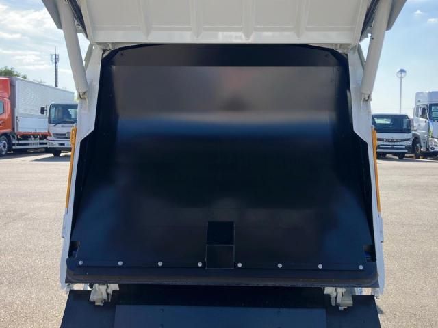 MITSUBISHI CANTER 2024 Image 31