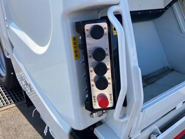 MITSUBISHI CANTER 2024 Image 31