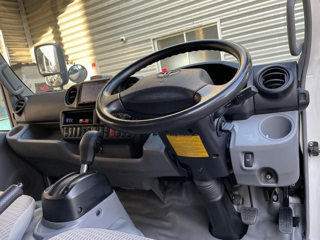 TOYOTA DYNA 2017 Image 31