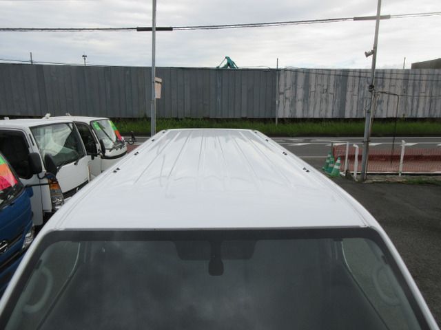 NISSAN NV350 CARAVAN 1.2T 2015 Image 31