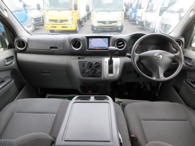 NISSAN NV350 CARAVAN 1.2T 2015 Image 31