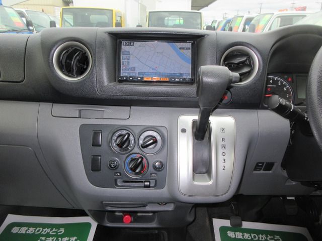 NISSAN NV350 CARAVAN 1.2T 2015 Image 31