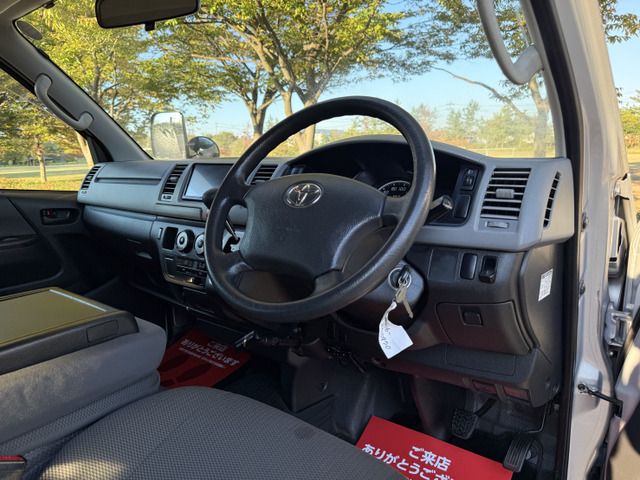 TOYOTA HIACE VAN 4WD 2012 Image 31