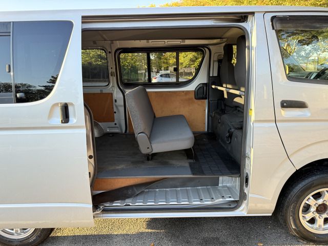 TOYOTA HIACE VAN 4WD 2012 Image 31