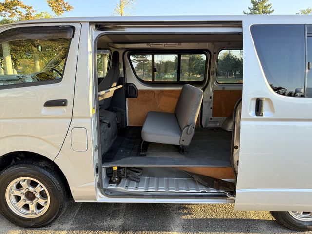 TOYOTA HIACE VAN 4WD 2012 Image 31