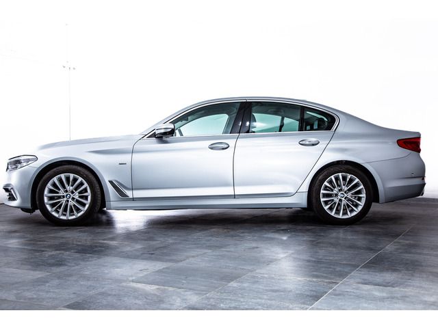 BMW 5SERIES SEDAN 2017 Image 31