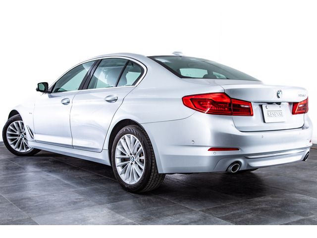 BMW 5SERIES SEDAN 2017 Image 31