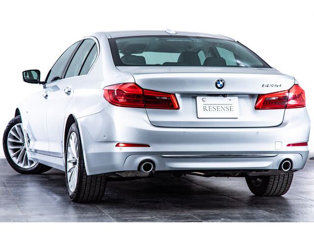 BMW 5SERIES SEDAN 2017 Image 31