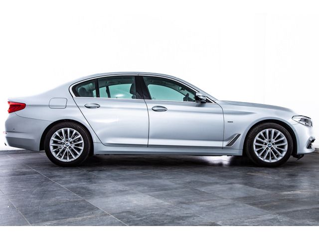 BMW 5SERIES SEDAN 2017 Image 31