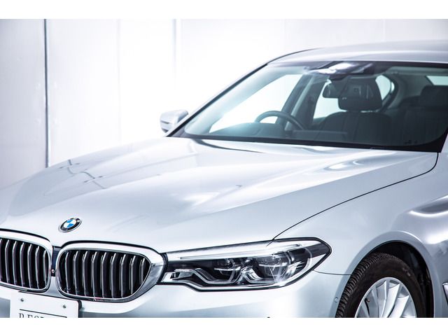 BMW 5SERIES SEDAN 2017 Image 31