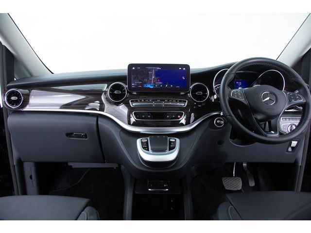 MERCEDES BENZ V CLAS 2022 Image 31