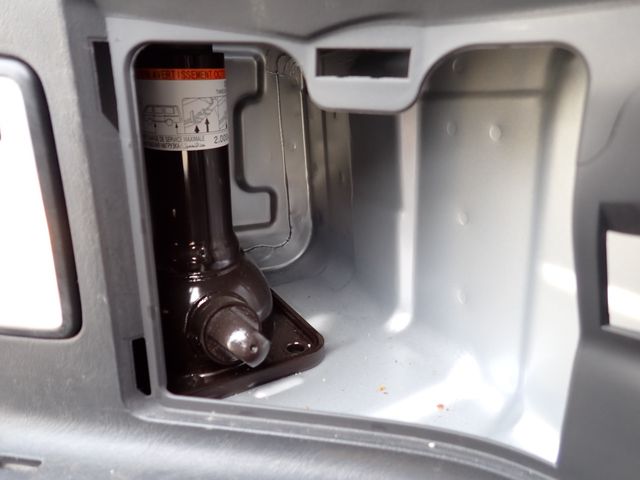 TOYOTA HIACE VAN 2WD 2020 Image 31