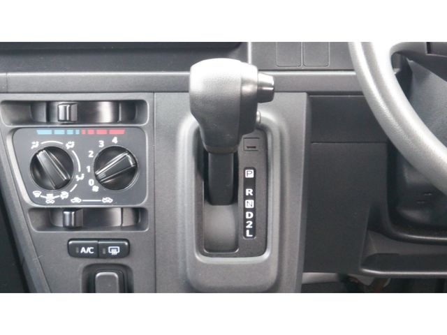 DAIHATSU HIJET CARGO 2020 Image 31