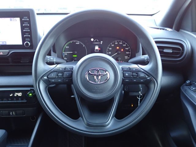 TOYOTA YARIS HYBRID 2020 Image 31