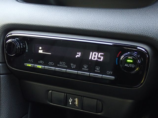 TOYOTA YARIS HYBRID 2020 Image 31