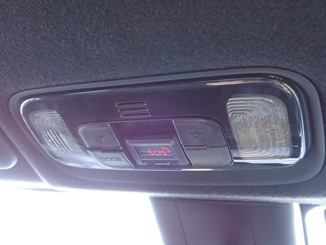 TOYOTA YARIS HYBRID 2020 Image 31