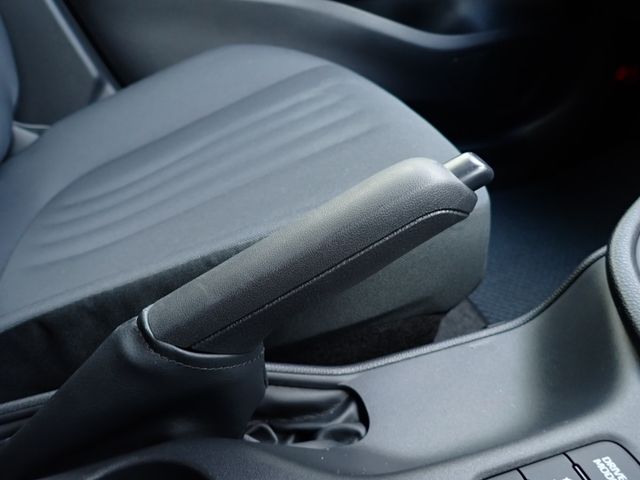 TOYOTA YARIS HYBRID 2020 Image 31