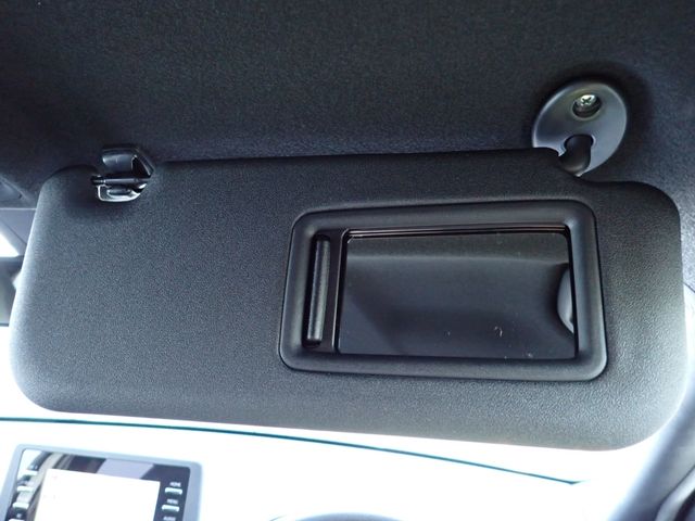 TOYOTA YARIS HYBRID 2020 Image 31