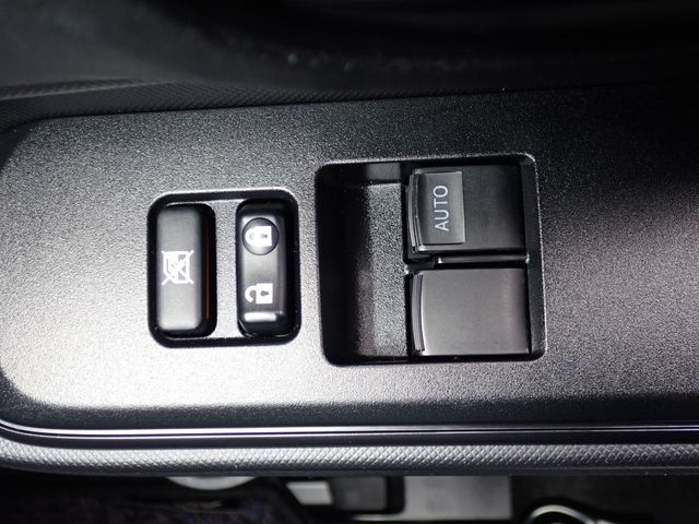 TOYOTA AQUA 2019 Image 31