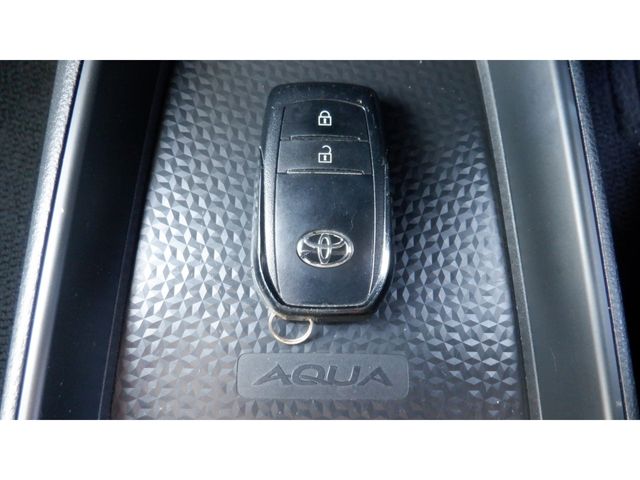 TOYOTA AQUA 2023 Image 31