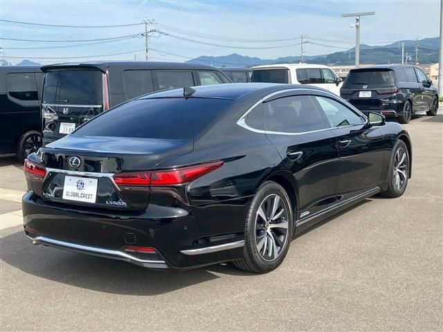 TOYOTA LEXUS LS500H 2022 Image 31