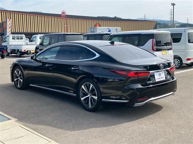 TOYOTA LEXUS LS500H 2022 Image 31