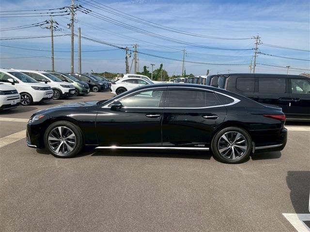 TOYOTA LEXUS LS500H 2022 Image 31