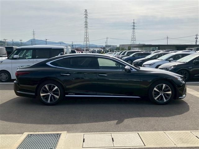 TOYOTA LEXUS LS500H 2022 Image 31