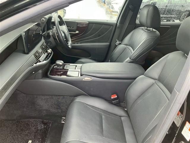 TOYOTA LEXUS LS500H 2022 Image 31