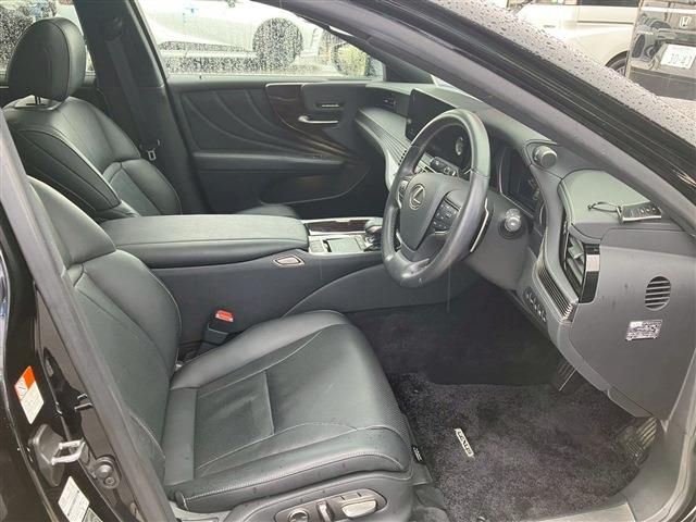 TOYOTA LEXUS LS500H 2022 Image 31