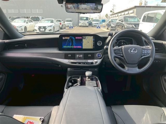 TOYOTA LEXUS LS500H 2022 Image 31