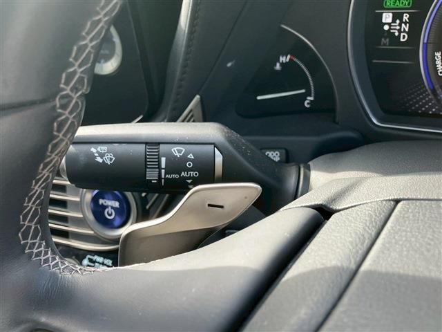 TOYOTA LEXUS LS500H 2022 Image 31