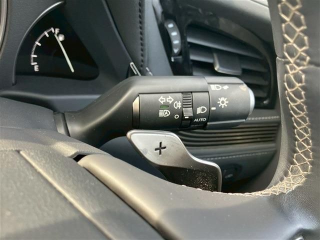 TOYOTA LEXUS LS500H 2022 Image 31