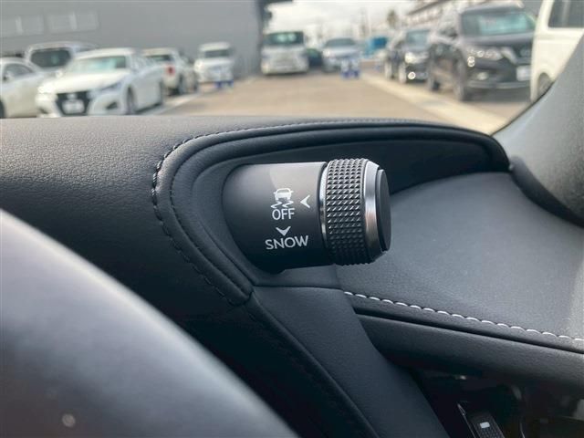 TOYOTA LEXUS LS500H 2022 Image 31