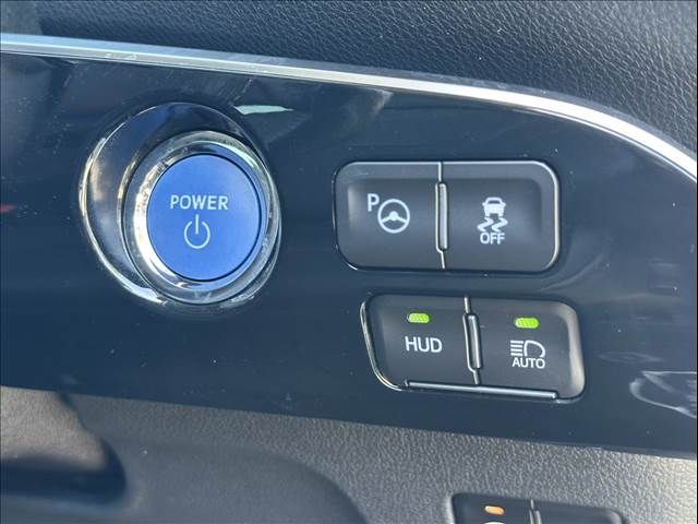 TOYOTA PRIUS PHV 2019 Image 31