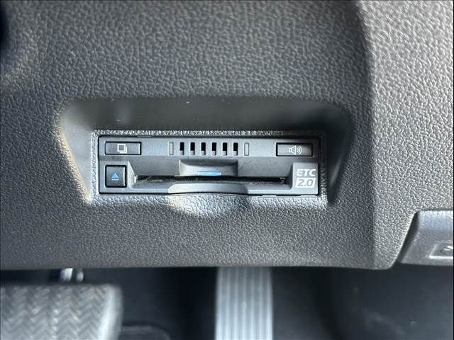 TOYOTA PRIUS PHV 2019 Image 31