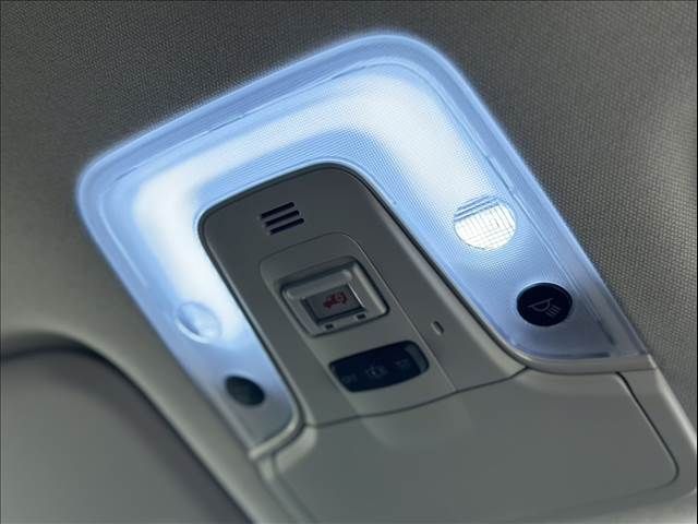 TOYOTA PRIUS PHV 2019 Image 31