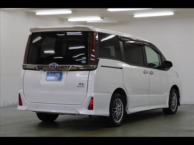 TOYOTA NOAH 2020 Image 31