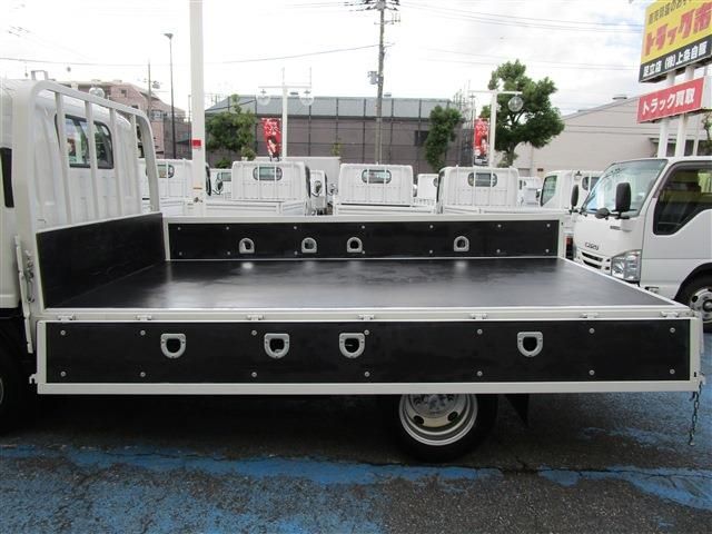 ISUZU  2018 Image 31