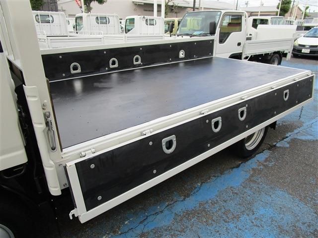 ISUZU  2018 Image 31