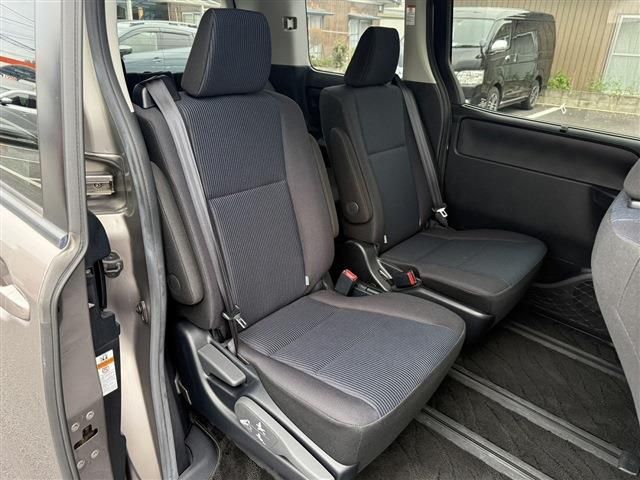 TOYOTA VOXY 2020 Image 31