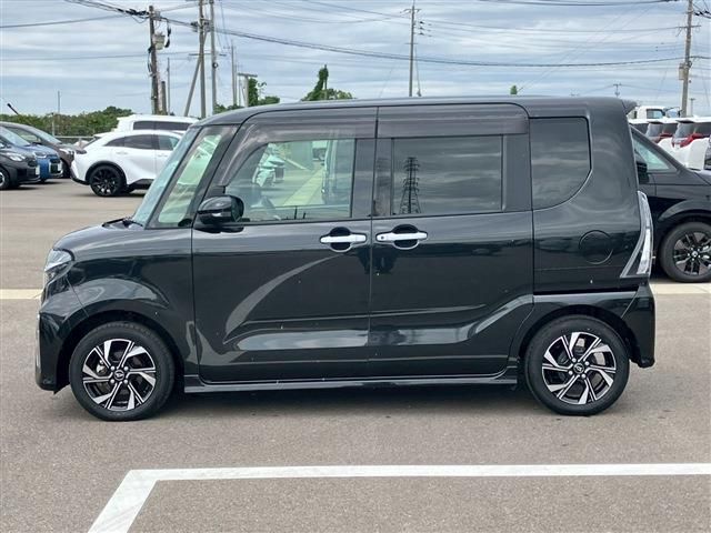 DAIHATSU TANTO CUSTOM 2022 Image 31