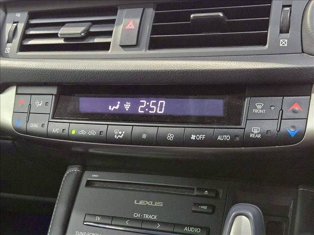 TOYOTA LEXUS CT200H 2014 Image 31