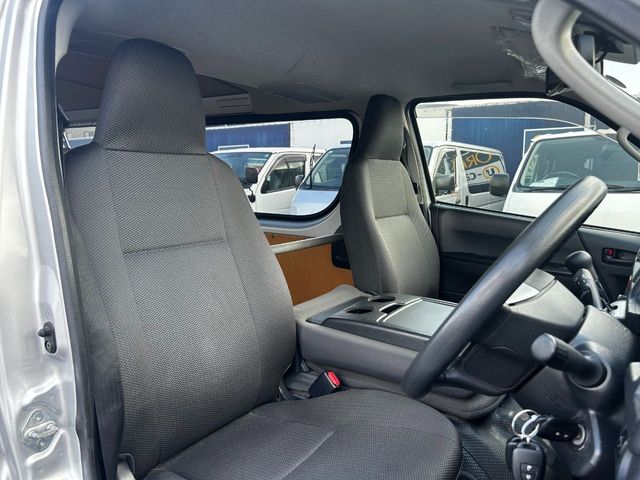 TOYOTA REGIUSACE VAN 1.15T 2019 Image 31