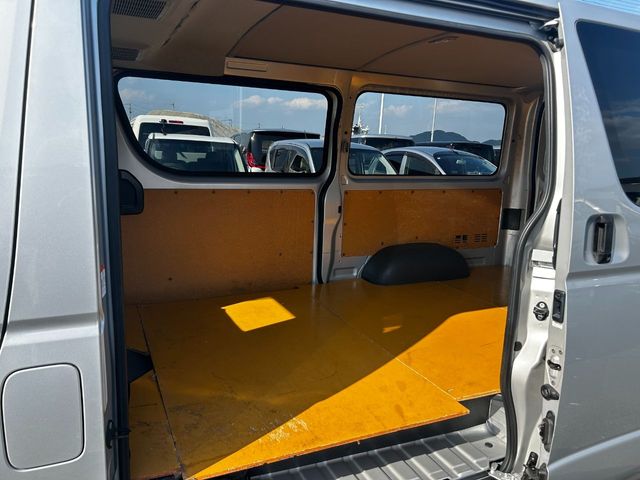 TOYOTA REGIUSACE VAN 1.15T 2019 Image 31