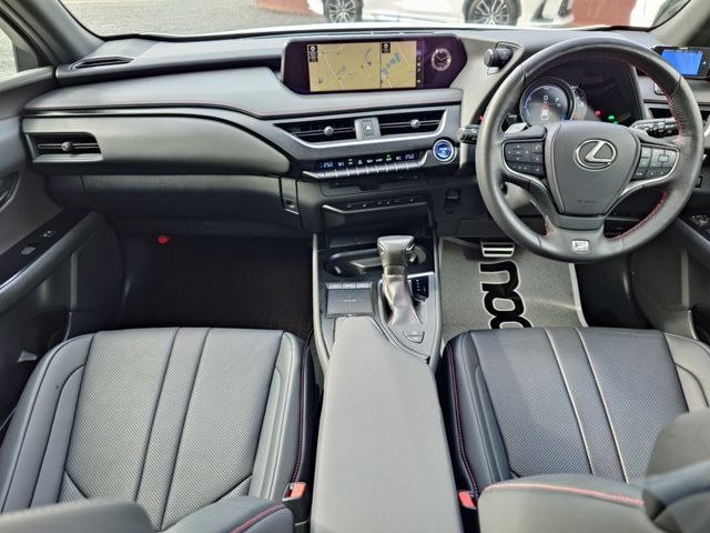 TOYOTA LEXUS UX250H 2019 Image 31