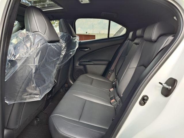 TOYOTA LEXUS UX250H 2019 Image 31