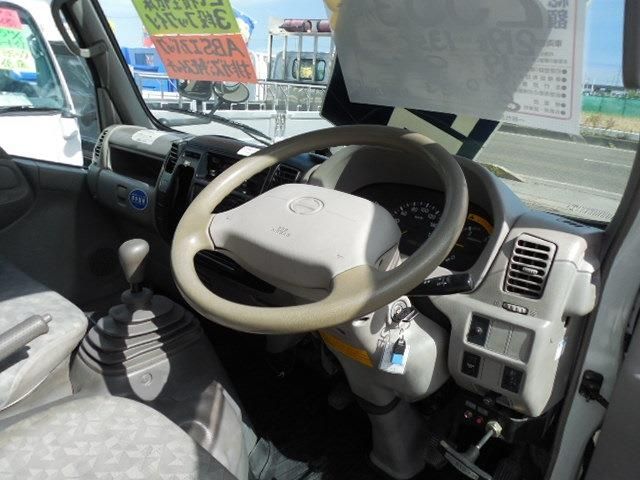 HINO DUTRO 2007 Image 31