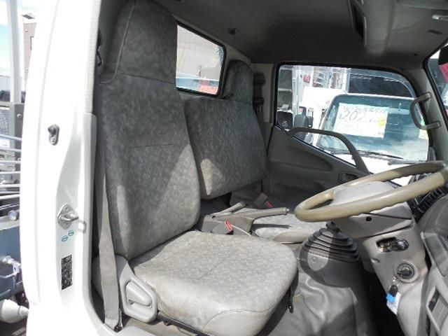 HINO DUTRO 2007 Image 31