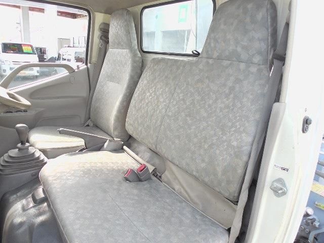 HINO DUTRO 2007 Image 31